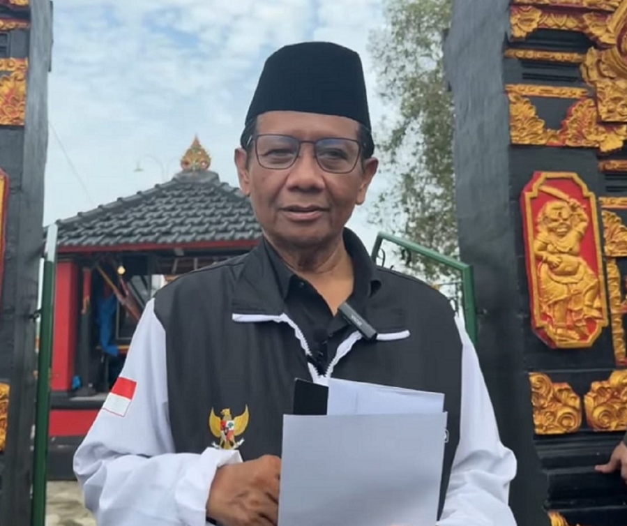 Tenteng Surat Pengunduran Diri Mahfud Saya Diangkat Dengan Hormat Dan